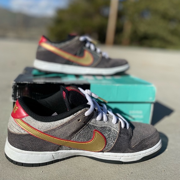 Nike Dunk Low Premium SB Beijing Gold Grey - Picture 6 of 9